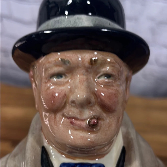 Royal Dalton Winston Churchill Mug - Picture 8 of 8